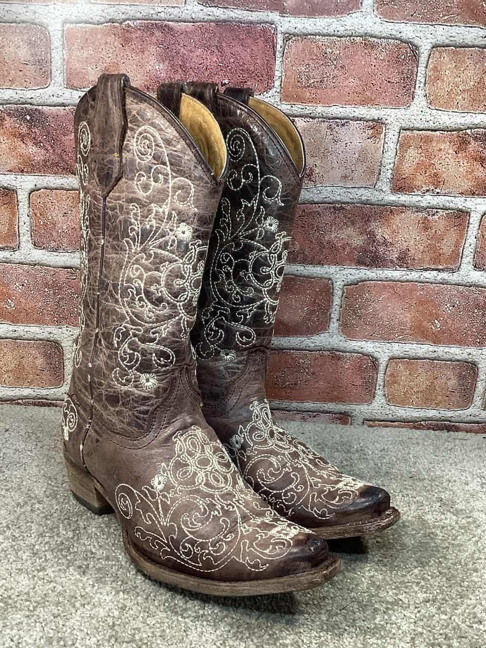 Corral Vintage big girls western snip toe boots size 4
